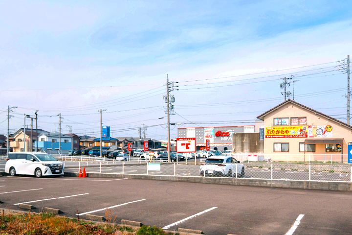 駐輪場・駐車場あり・バリアフリーに対応